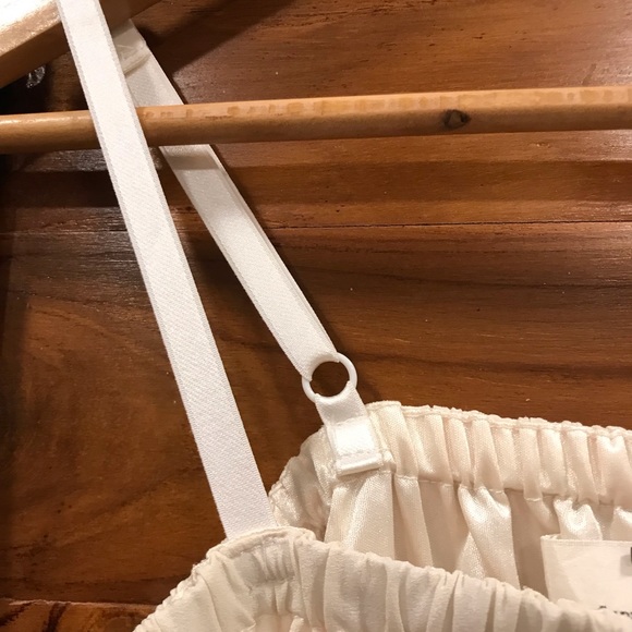 Beautiful Dress with lace detail-New✨ - Picture 14 of 16